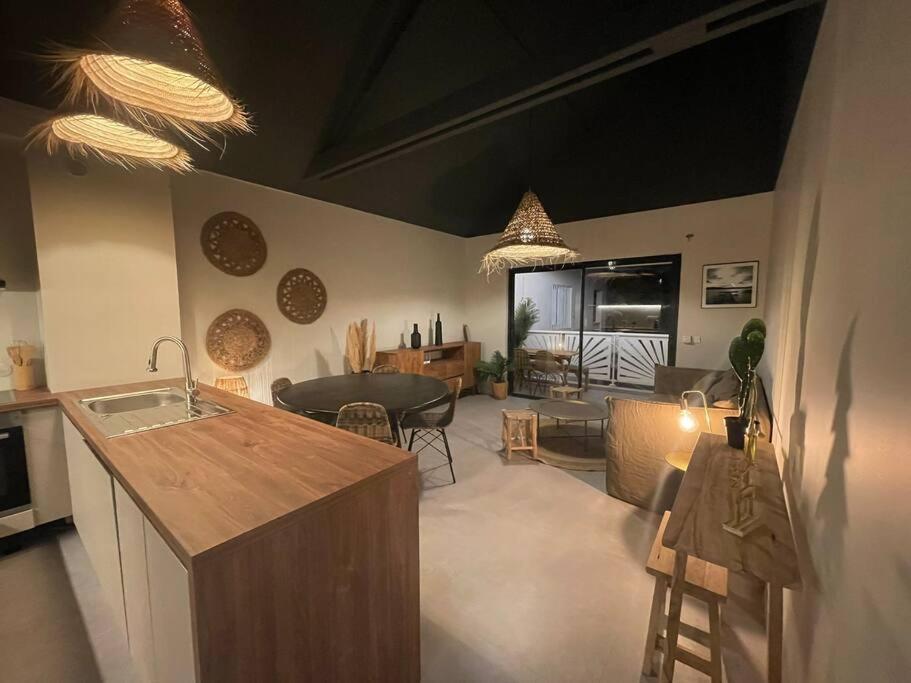 Oligaia Orient Bay Apartment Quarter of Orleans Bagian luar foto