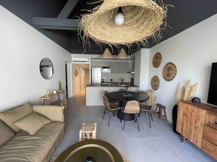 Oligaia Orient Bay Apartment Quarter of Orleans Bagian luar foto