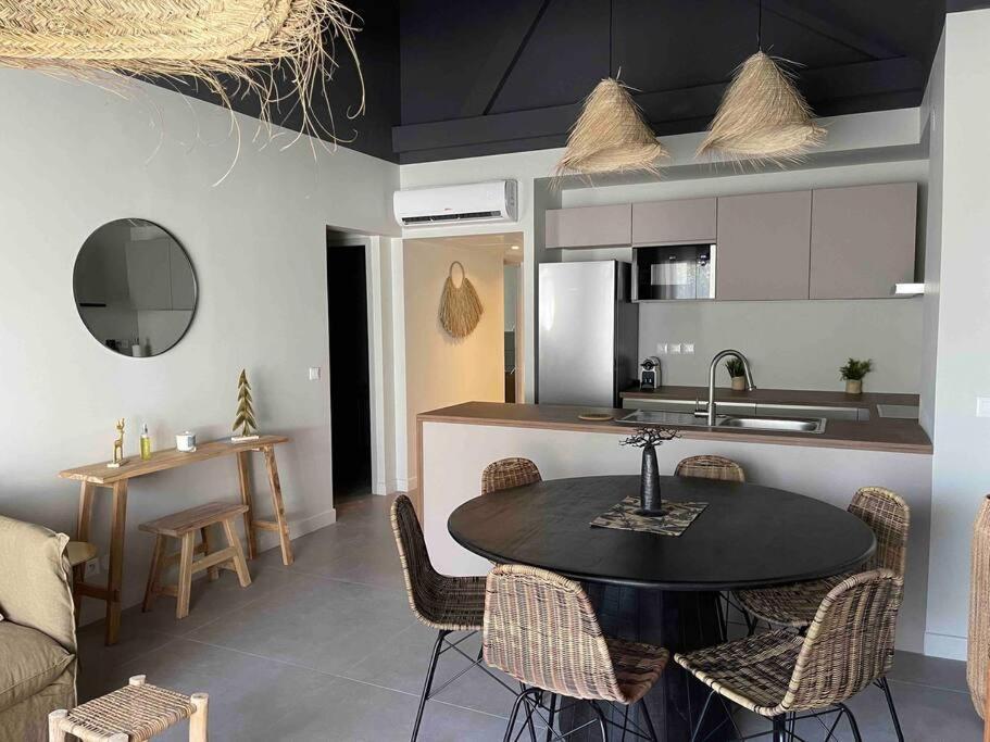 Oligaia Orient Bay Apartment Quarter of Orleans Bagian luar foto